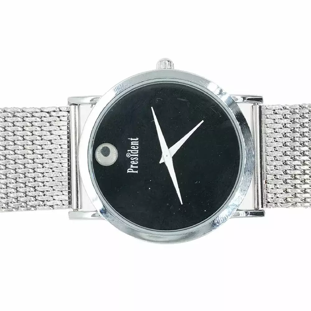 Plain silver outlet watch